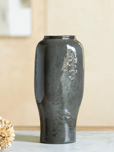 Load image into Gallery viewer, Kierlain Vase
