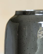 Load image into Gallery viewer, Kierlain Vase
