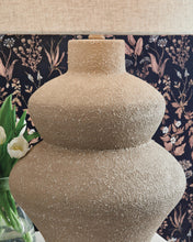 Load image into Gallery viewer, Jossleigh Metal Table Lamp (1/CN)
