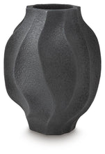 Load image into Gallery viewer, Judworth Vase
