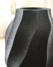 Load image into Gallery viewer, Judworth Vase
