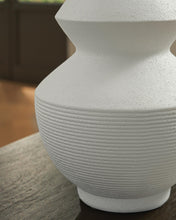Load image into Gallery viewer, Naveen Vase
