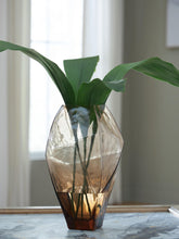 Load image into Gallery viewer, Ewart Vase
