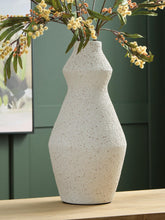 Load image into Gallery viewer, Dawthorne Vase
