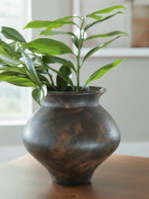 Load image into Gallery viewer, Laddlow Vase
