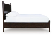 Load image into Gallery viewer, Dantenton California King Panel Bed
