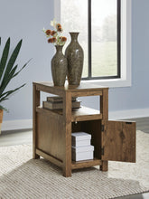 Load image into Gallery viewer, Fendenmore Chair Side End Table
