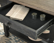 Load image into Gallery viewer, Tyler Creek Counter Height Dining Table and 4 Barstools

