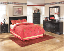 Load image into Gallery viewer, Huey Vineyard Full Sleigh Headboard Bed with Mirrored Dresser, Chest and Nightstand
