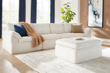 Load image into Gallery viewer, Fannin 4-Piece Sectional with Ottoman
