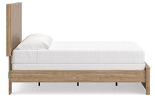 Load image into Gallery viewer, Gramburg Queen Panel Bed
