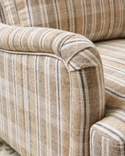 Load image into Gallery viewer, Wardington Accent Chair
