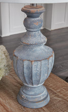 Load image into Gallery viewer, Cylerick Terracotta Table Lamp (1/CN)
