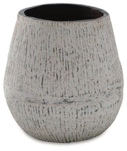 Load image into Gallery viewer, Claymount Vase
