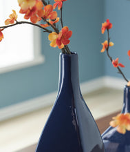 Load image into Gallery viewer, Abtinson I/O Vase
