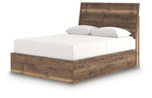Load image into Gallery viewer, Chirason Queen Panel Bed
