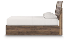 Load image into Gallery viewer, Chirason Queen Panel Bed
