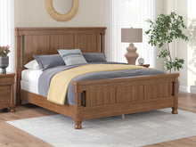 Load image into Gallery viewer, Rowlenstown California King Poster Bed
