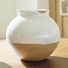 Load image into Gallery viewer, Vercott Vase
