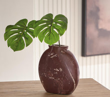 Load image into Gallery viewer, Dashner Vase
