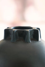 Load image into Gallery viewer, Kaslett Vase
