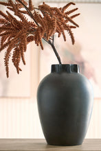 Load image into Gallery viewer, Kaslett Vase
