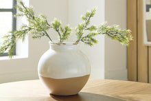 Load image into Gallery viewer, Vercott Vase
