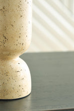 Load image into Gallery viewer, Bryons Vase
