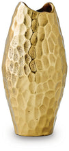 Load image into Gallery viewer, Ferryndale Vase
