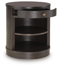 Load image into Gallery viewer, Leighmour Accent Table
