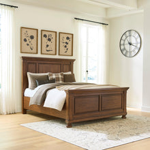 Load image into Gallery viewer, Zackaryn Queen Panel Bed
