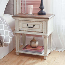 Load image into Gallery viewer, Realyn One Drawer Night Stand
