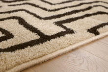 Load image into Gallery viewer, Timworth Washable Medium Rug
