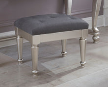Load image into Gallery viewer, Coralayne Upholstered Stool (1/CN)
